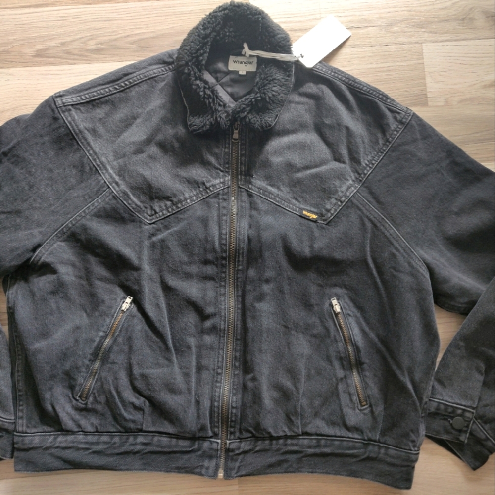 Wrangler women 80's Sherpa jean jacket size L